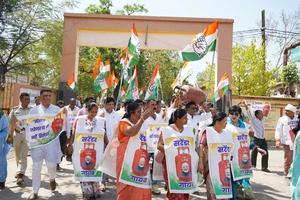 नाम नरेंद्र, काम सरेंडर… गैस संकट और महंगाई पर बैतूल में कांग्रेस...