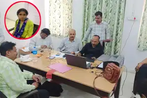 सरदारपुर में लोकायुक्त ने 5 हजार की रिश्वत लेते महिला पटवारी को रंगे हाथों पकड़ा