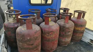 आलोट: अवैध गैस रिफिलिंग पर प्रशासन की स्ट्राइक, मेवातीपुरा से मशीन और 8 घरेलू सिलेंडर जब्त