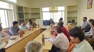  रसोई गैस की आपूर्ति को लेकर सरदारपुर SDM सलोनी अग्रवाल ने ली बैठक