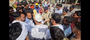 दलितों को बनाया जा रहा निशाना? मारपीट के मामलों पर एसपी ऑफिस पहुंचा मामला