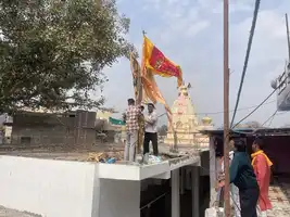 प्राचीन हनुमान मंदिर में फहराई गई आस्था की ध्वजा, नवसंवत्सर का हुआ भव्य स्वागत