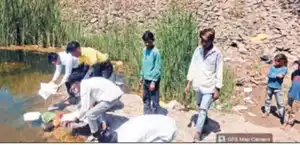 ग्राम मंदिल के टेमला में की मंदिर व तालाब की सफाई