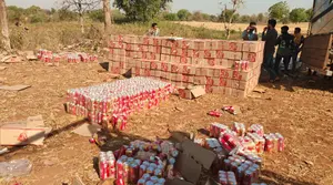 टांडा शराब से भरी ट्रक को लूटा