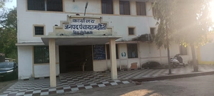 बहन सरपंच निर्वाचित भाई कर रहा ग्राम पंचायत का संचालन*