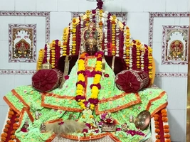 लिधौरा रामनवमी पर्व वड़े ही धूमधाम के साथ मनाया गया नगर में भव्य शोभा यात्रा निकाली गई 