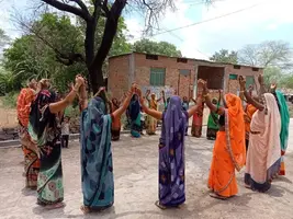 ग्रामीण महिलाओं को सशक्त बना रहा आजीविका मिशन