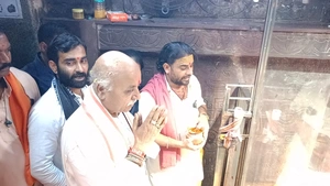 डॉ. प्रवीण तोगड़िया ने किए ओंकारेश्वर ज्योतिर्लिंग के दर्शन