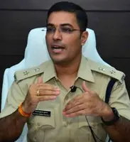 जमीन बेचकर ठगी करने वाले गिरोह का पर्दाफाश