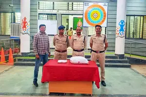•	नरसिंहपुर पुलिस की नशे के विरूद्ध बड़ी कार्यवाही में पुलिस द्वारा करीब लगभग 2 किलोग्राम अवैध गांजा।*