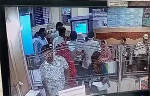 ग्वालियर में रिटायर्ड डिप्टी कलेक्टर के बैग से एक लाख रुपए चोरी