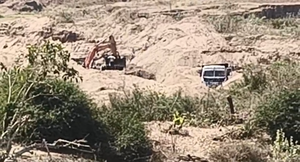  सौसर क्षेत्र के शोभना नदी में रेत खनिज विभाग की निगरानी में हो रही थी दिन-रात छलनी ग्रामीणों ने 181 शिकायत प्रशासन की नींद खुली 