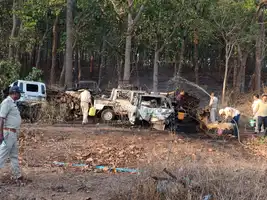 अमरकंटक थाना परिसर में खड़े वाहनों को आग ने लिया अपने आगोश...