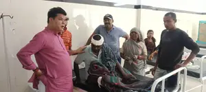 ट्रक ने नपा पालिका के टैंकर को मारी टक्कर,दो कर्मचारी हुए घायल...