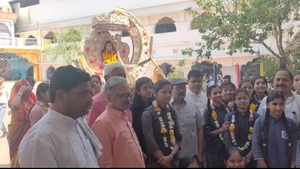 सरस्वती शिशु मंदिर गढ़ाकोटा का शानदार प्रदर्शन, बहिन श्रद्धा शुक्ला ने MP...