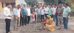 नेपानगर में 11 लाख की लागत से डामरीकरण रोड का भूमि पूजन किया  वार्ड क्रमांक 8 में