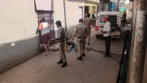 नगर के बीचों बीच शराब की दुकान बनती जा रही घातक; प्रशासन मौन 