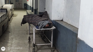 खेत में बनी टपरिया में लगी आग, अंदर सो रहा मजदूर जिंदा जला, जिला अस्पताल ले जाते समय मौत..