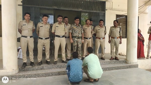 आधार कार्ड का दुरुपयोग कर बेचते थे फर्जी सिम कार्ड: हटा पुलिस ने दो आरोपियों को किया गिरफ्तार.. 