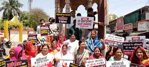 सर्व नारी शक्ति समाज ने जन आक्रोश पदयात्रा की, जलाया विपक्ष का पुतला।