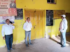 रतेड़ाकला की उचित मूल्य दुकान पर लटका ताला: एसडीएम के निरीक्षण में...