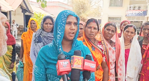 सीहोर: शराबियों और सटोरियों का आतंक, नादान गांव की महिलाओं ने भरी...