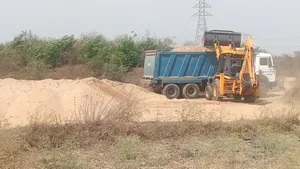  रिहंद डूब क्षेत्र में अवैध रेत भंडारण पर बड़ी कार्रवाई, 150 घन...