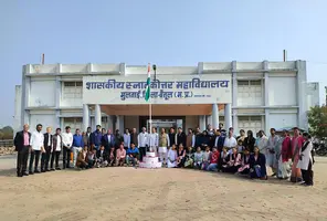 शासकीय स्नातकोत्तर महाविद्यालय में ई-प्रवेश प्रक्रिया हेतु हेल्प डेस्क एवं काउंसलर्स की...