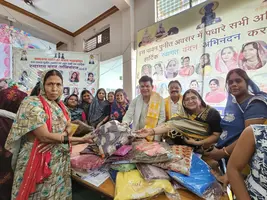 मानवता की मिसाल: गढ़ाकोटा में प्रथम पट्टाचार्य दिवस पर हुआ भव्य वस्त्र वितरण कार्यक्रम