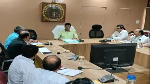  दमोह में नीट परीक्षा की अभेद्य किलेबंदी: कलेक्टर प्रताप नारायण यादव ने कलेक्ट्रेट में ली अहम बैठक, दिए सुरक्षा और सुविधा के कड़े निर्देश