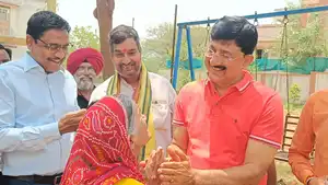 “कौन सा जिला है?” — “गुना जिला…”: एक आवाज़ जिसने फिर से जोड़ दिया जीवन से रिश्ता  गुना  Rni   कभी-कभी एक छोटा सा सवाल और उसका साधारण सा जवाब
