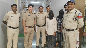 “दिनदहाड़े लूट करने वाले बेनकाब—पुलिस के एक्शन से शातिर गैंग का खुलासा!”