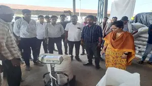 सागर के शाहगढ़ में कलेक्टर के निर्देश पर अधिकारियों ने किया उपार्जन केंद्रों का निरीक्षण