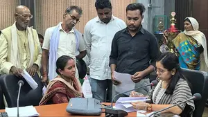 अनूपपुर जनसुनवाई: जिला पंचायत CEO ने सुनी 62 आवेदकों की समस्याएं, निराकरण के दिए सख्त निर्देश
