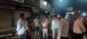 देर रात बाजार में उतरी नगरपालिका टीम,