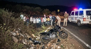 पन्ना: ठाकुर बाबा मोड़ पर मौत की रफ्तार का तांडव, 10 फीट...