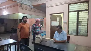 सेल्समैन से कट्टे की नोक पर लूट! राशन बांटकर लौट रहे कर्मचारी को तीन बदमाशों ने घेरा   