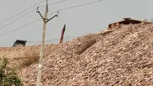 बेअसर: कागजों पर बंद खदान से हर दिन निकल रहा लाखों का पत्थर