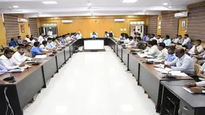 सागर जिला: शहरी विकास कार्यों की वृहद समीक्षा बैठक, कलेक्टर ने दिए नियमित स्थल निरीक्षण और समय-सीमा में कार्य पूर्ण करने के सख्त निर्देश