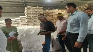 बैतूल जिले में कलेक्टर डॉ. सोनवणे ने चिरापाटला उपार्जन केंद्र का किया औचक निरीक्षण, व्यवस्थाओं का लिया जायजा
