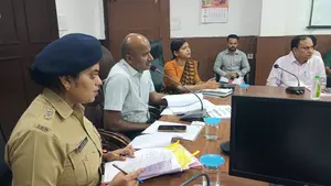 नशा मुक्ति के लिए कड़ी निगरानी और प्रभावी कार्रवाई के कलेक्टर-एसपी ने दिए निर्देश
