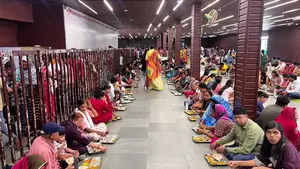 कुबेरेश्वरधाम पर पहुंचे 50 हजार से अधिक श्रद्धालु, 8 क्विंटल खिचड़ी प्रसादी का वितरण