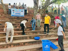 टीकमगढ़ में कलेक्टर ने किया‌  कुण्डेशवर के घाटो पर श्रमदान,टो 
