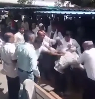 न्यायालय सिविल परिसर में लात मुक्के और ईट से पिटाई
