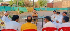 आगामी त्योहार को लेकर पीपलोन कलां में शांति समिति की बैठक आयोजित