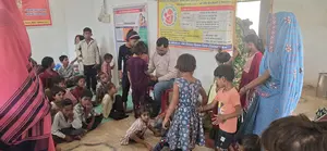 टीकमगढ़ जिले के बलदेबगढ़ आंगनवाड़ी केंद्रों पर रेडीनेस मेला और समर कैंप का आयोजन, शाला पूर्व तैयारी पर जोर*