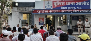 ईद अल-अज़हा को लेकर आलोट थाना परिसर में शांति समिति की बैठक संपन्न