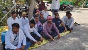 समर्थन मूल्य पर गेहूं बिक्री नही होने से नाराज कोसानो का दूसरे दिन भी धरना जारी किसान और प्रशासन के बीच वार्ता विफल  