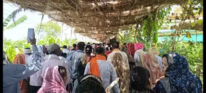 चाचौड़ा ब्रेकिंग- भेसाना यज्ञ में जा रहे श्रद्धालुओं से  भरी ट्रैक्टर ट्राली में ट्रक ने मारी टक्कर, एक व्यक्ति की हुई मौत,कई लोग घायल
