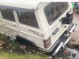 पन्ना के शाहनगर में नाली बनी मौत का जाल: सड़क समझकर नाली में उतरी बोलेरो, लोगों में भारी आक्रोश